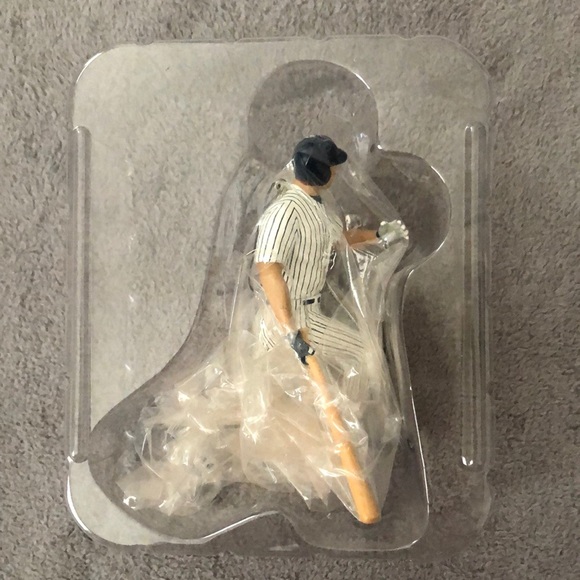 Hallmark MLB Jason Giambi NY Yankees Ornament Collector’s Series 2003 - Picture 8 of 11